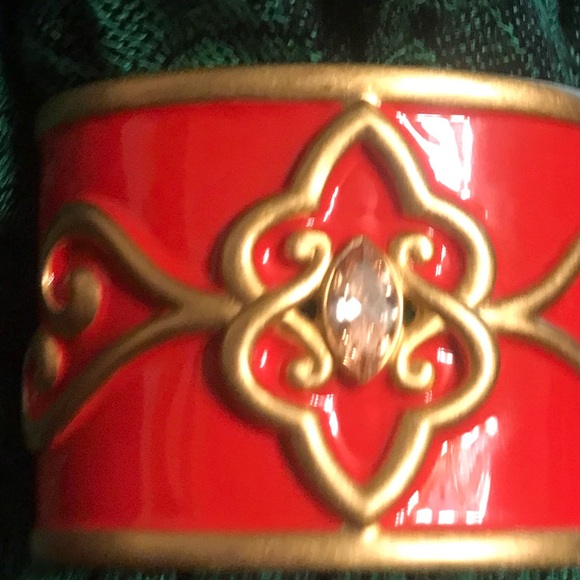 Carolee Lux Open Gold Tone Heart Scroll Embellished Cuff New - Scarlet Red - Picture 13 of 16